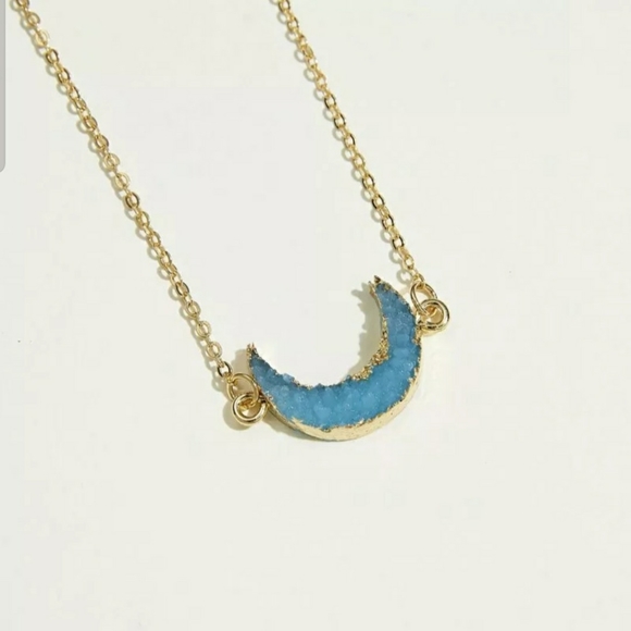 Jewelry - Pretty New Half Moon Blue Druzy Necklace♡